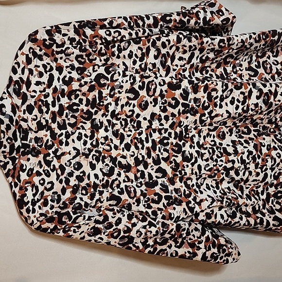 Jules & Leopoldo Leopard Print Fitted Blazer with Pockets. Size XL - Picture 5 of 8